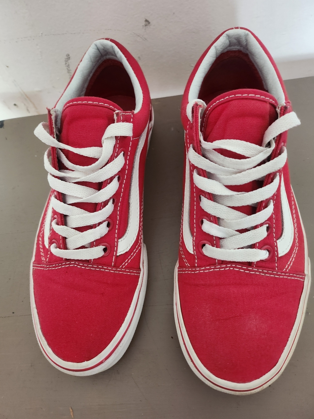 VANS shoes size 5M or 6.5W Reds